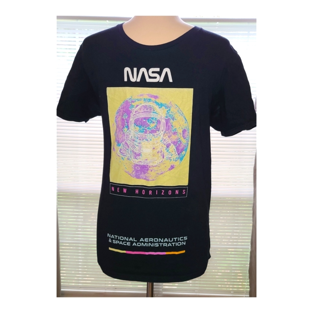 Hyper Space NASA Graphic Tee Size Medium